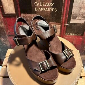 Apostrophe Brown Women's Sandals Size 9M